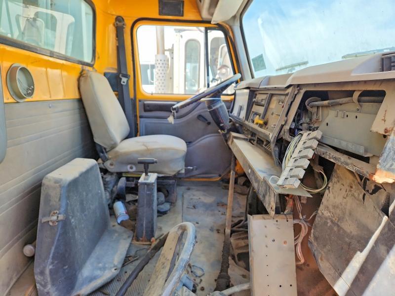 1998 INTERNATIONAL 4900 REFUSE TRUCK — Фото 5 из 10