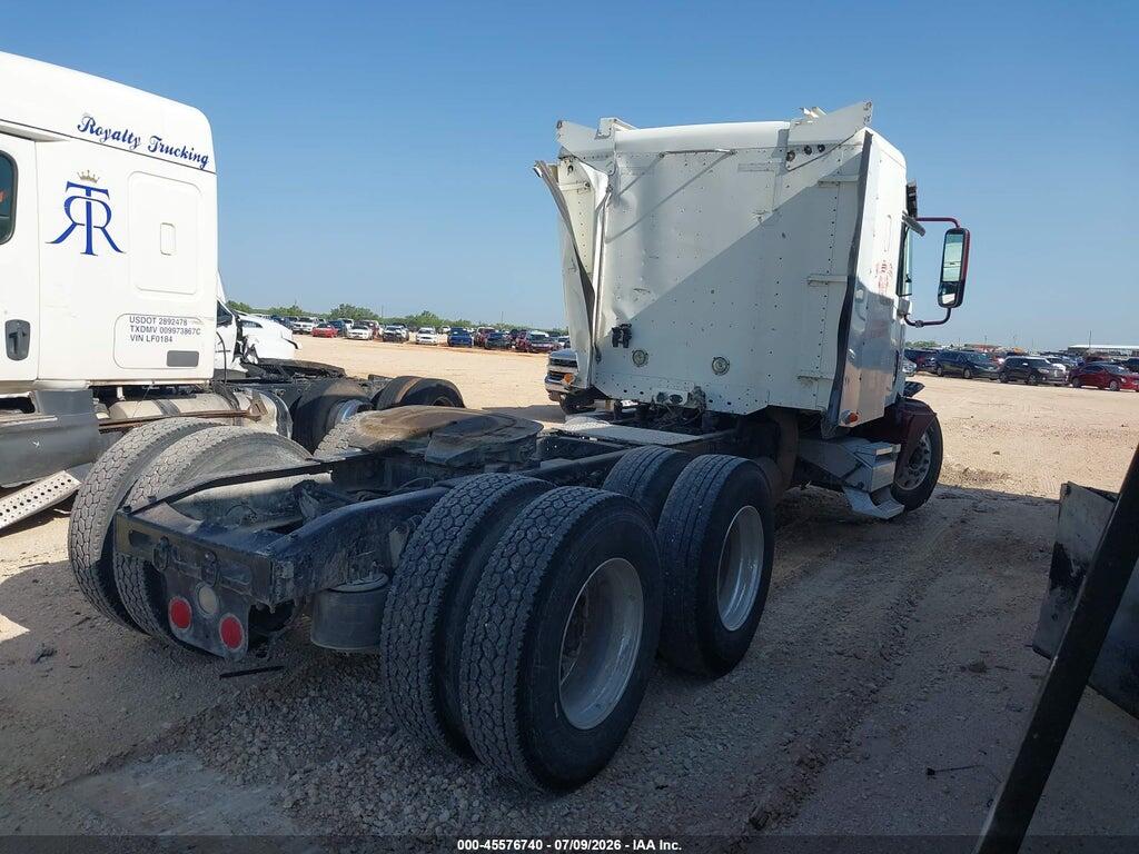 1FUJA6DE07LY74666 2007 FREIGHTLINER CONVENTIONAL photo no. 4