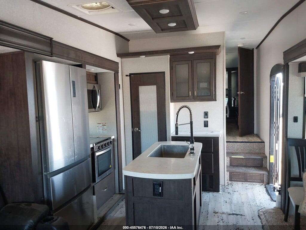 5ZT3SPVB0MA001397 2021 SHASTA 30' 5TH WHEEL photo no. 8