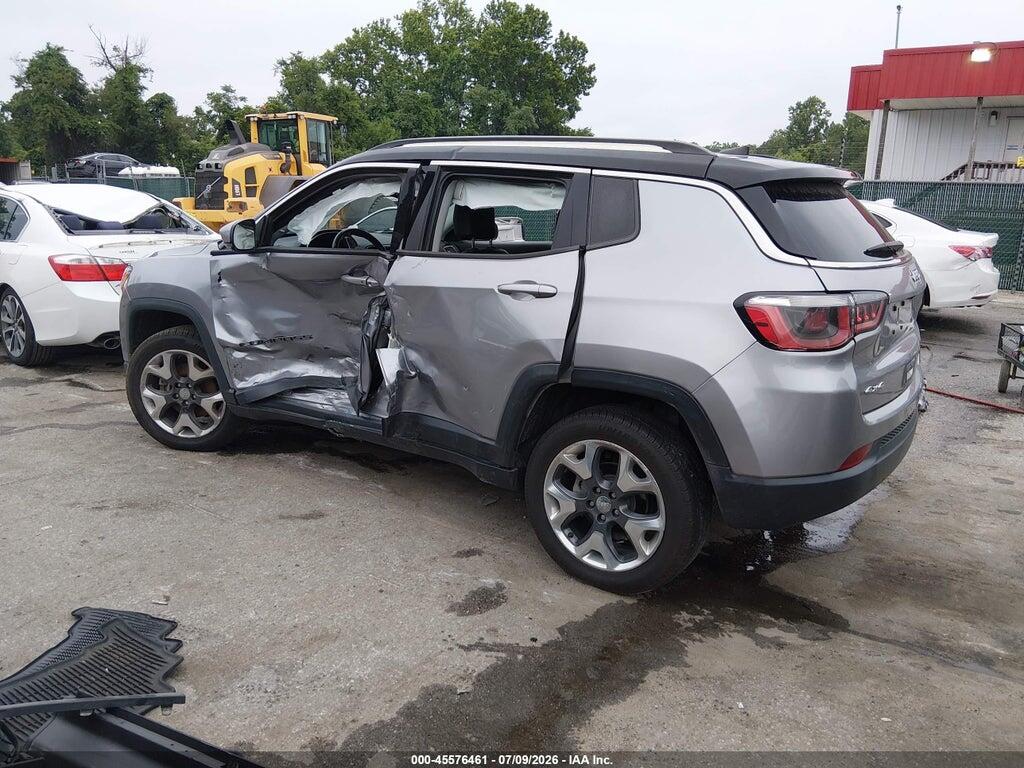 3C4NJDCB8JT190366 2018 JEEP COMPASS photo no. 3