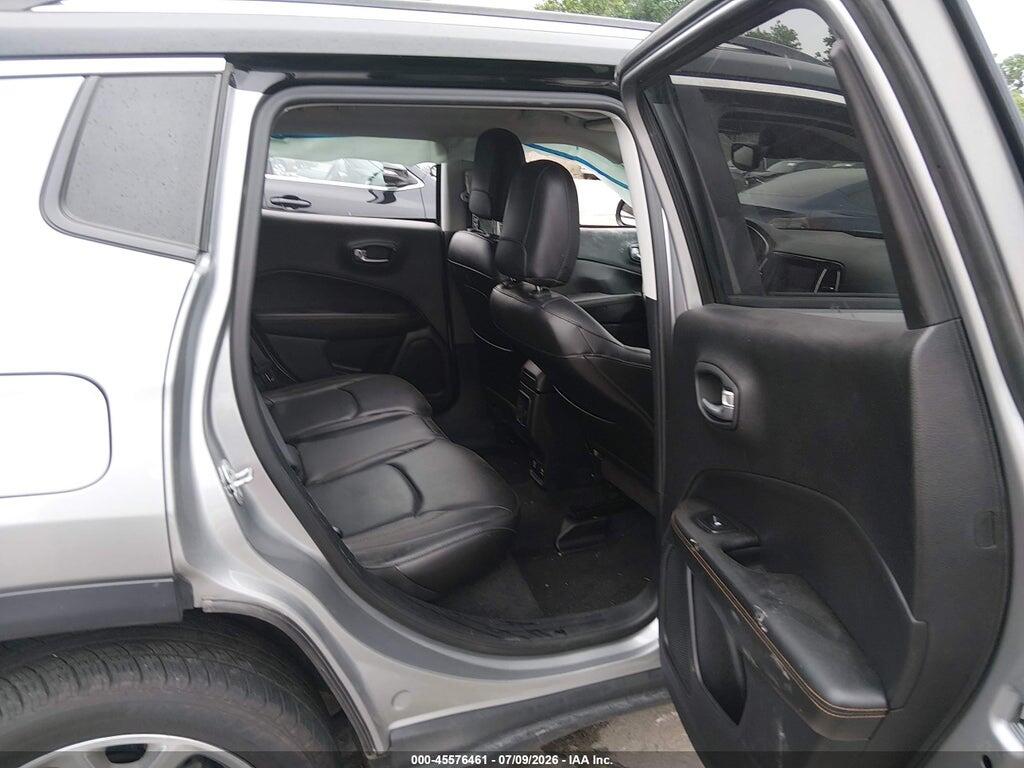 3C4NJDCB8JT190366 2018 JEEP COMPASS photo no. 8