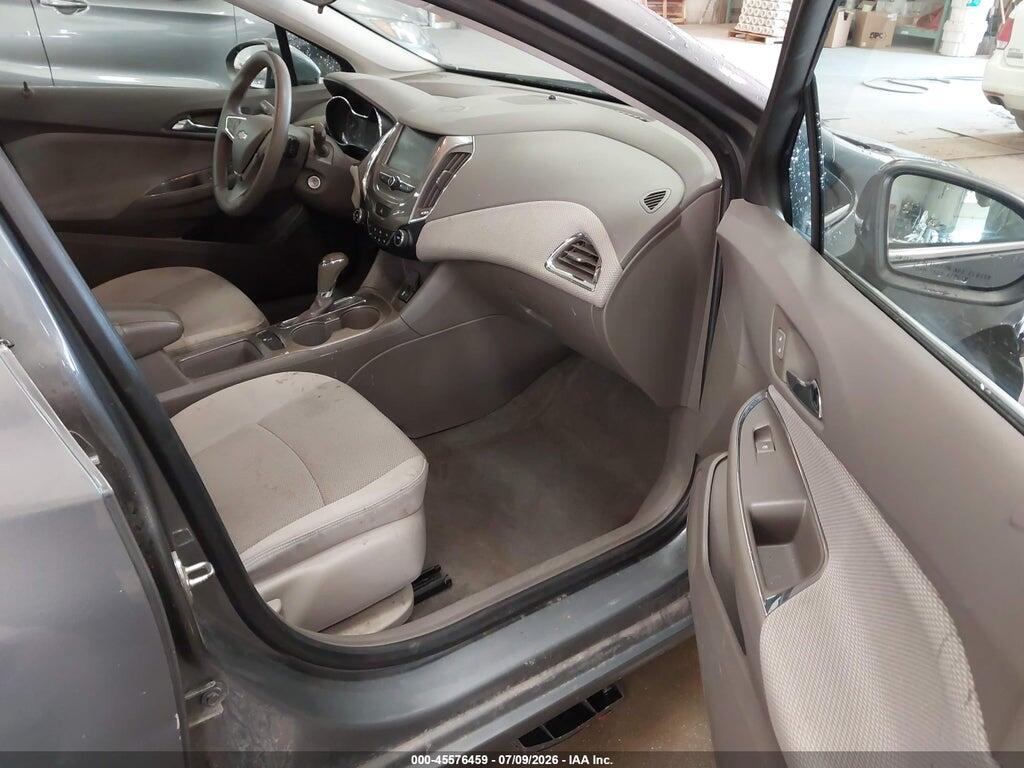 1G1BE5SM6J7160201 2018 CHEVROLET CRUZE photo no. 5