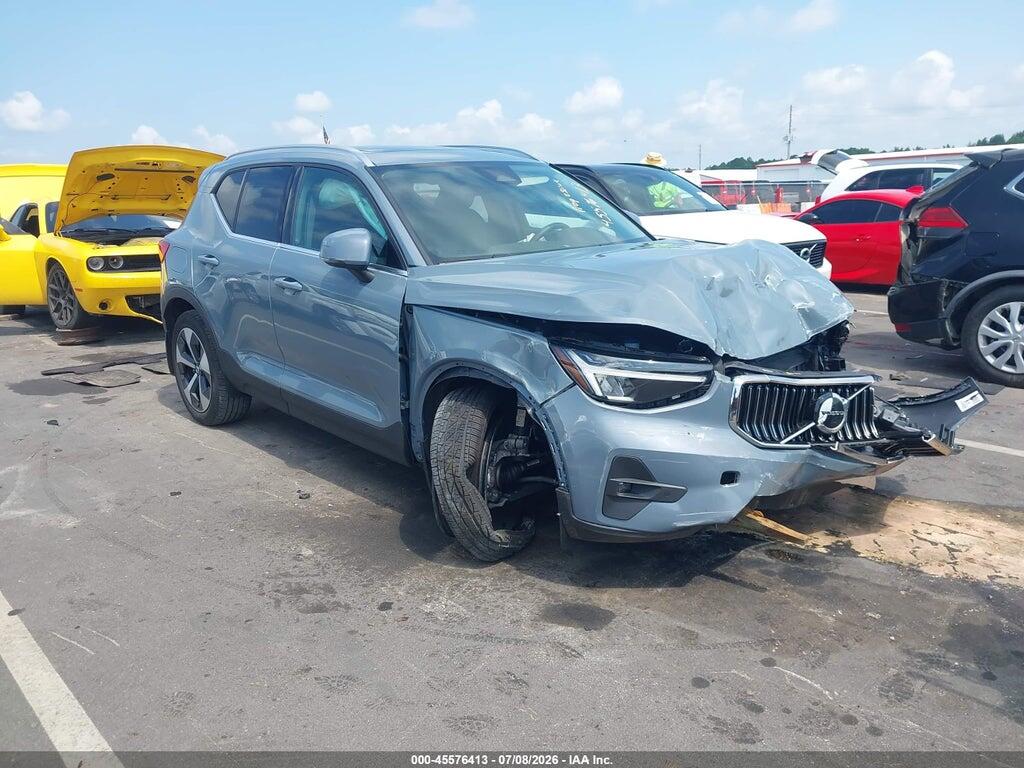 YV4L12UNXP2911251 2023 VOLVO XC40 photo no. 1