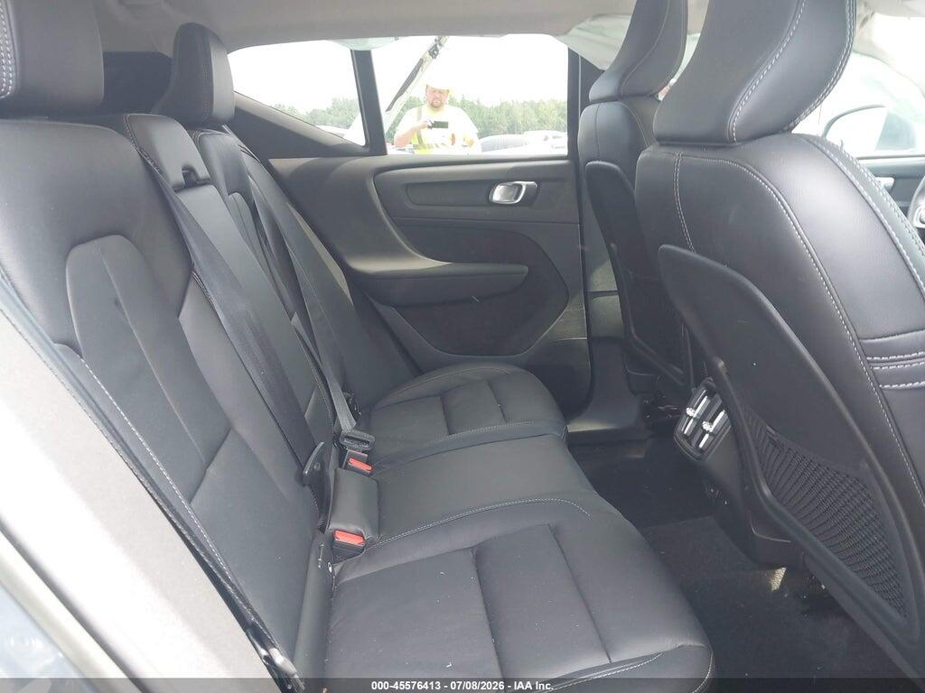 YV4L12UNXP2911251 2023 VOLVO XC40 photo no. 8