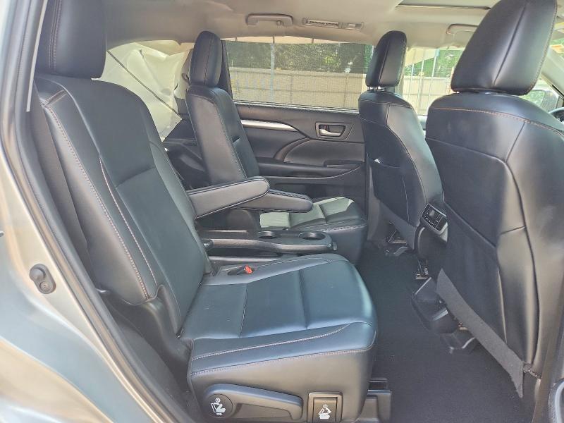 5TDKZRFH4KS552410 2019 TOYOTA HIGHLANDER photo no. 11