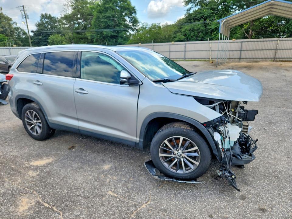 5TDKZRFH4KS552410 2019 TOYOTA HIGHLANDER photo no. 4