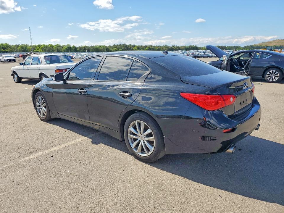 2016 INFINITI Q50 PREMIUM — Фото 2 из 12