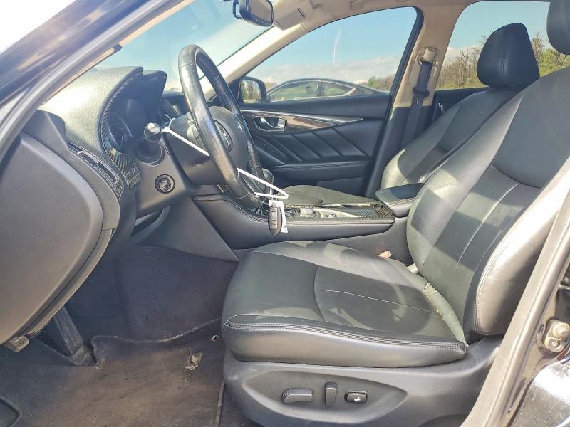 2016 INFINITI Q50 PREMIUM — Фото 7 из 12