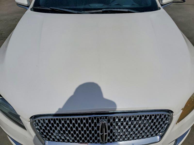 2017 LINCOLN MKZ PREMIERE — Фото 11 из 12