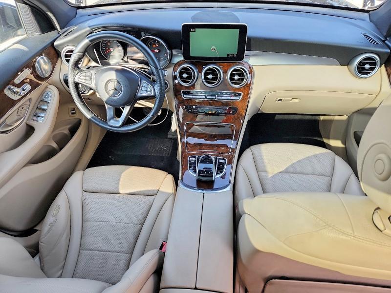 2017 MERCEDES-BENZ GLC 300 4MATIC — Фото 8 из 13