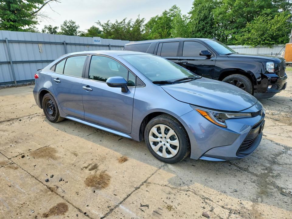2025 TOYOTA COROLLA LE — Фото 4 из 12