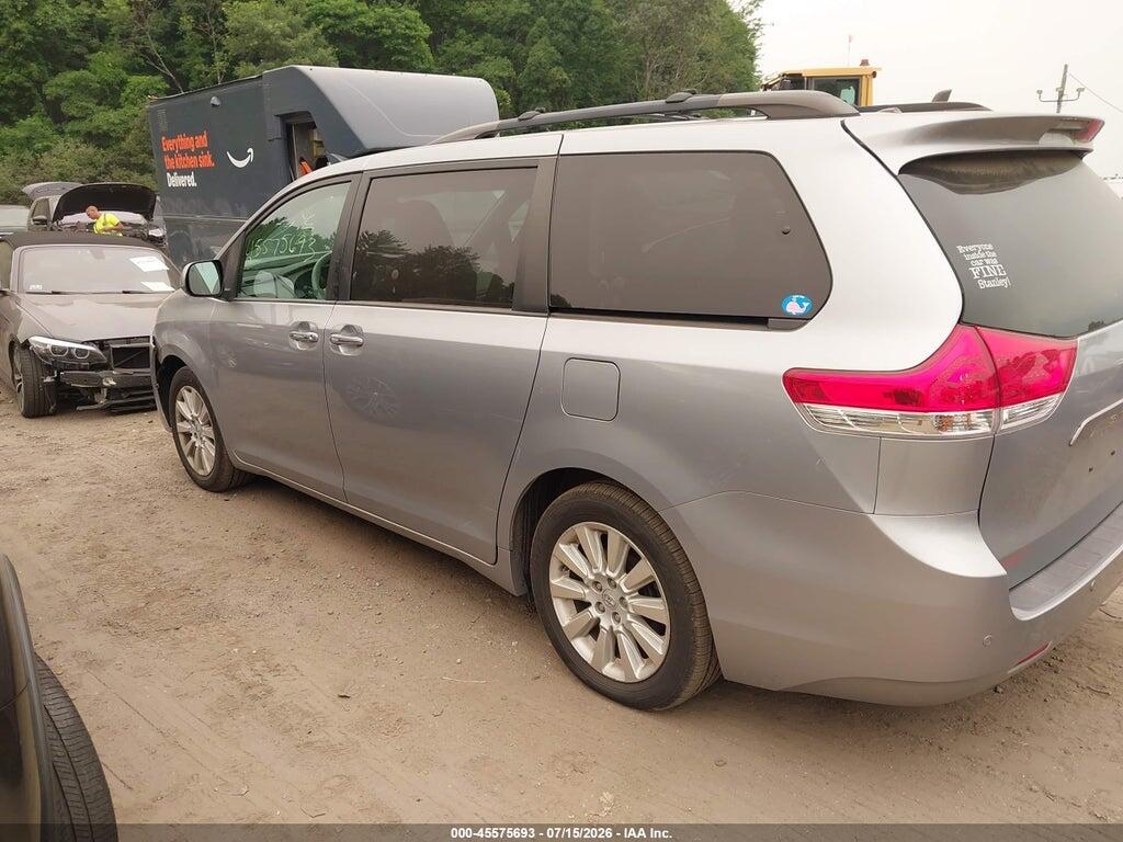 5TDDK3DC3ES093103 2014 TOYOTA SIENNA photo no. 3