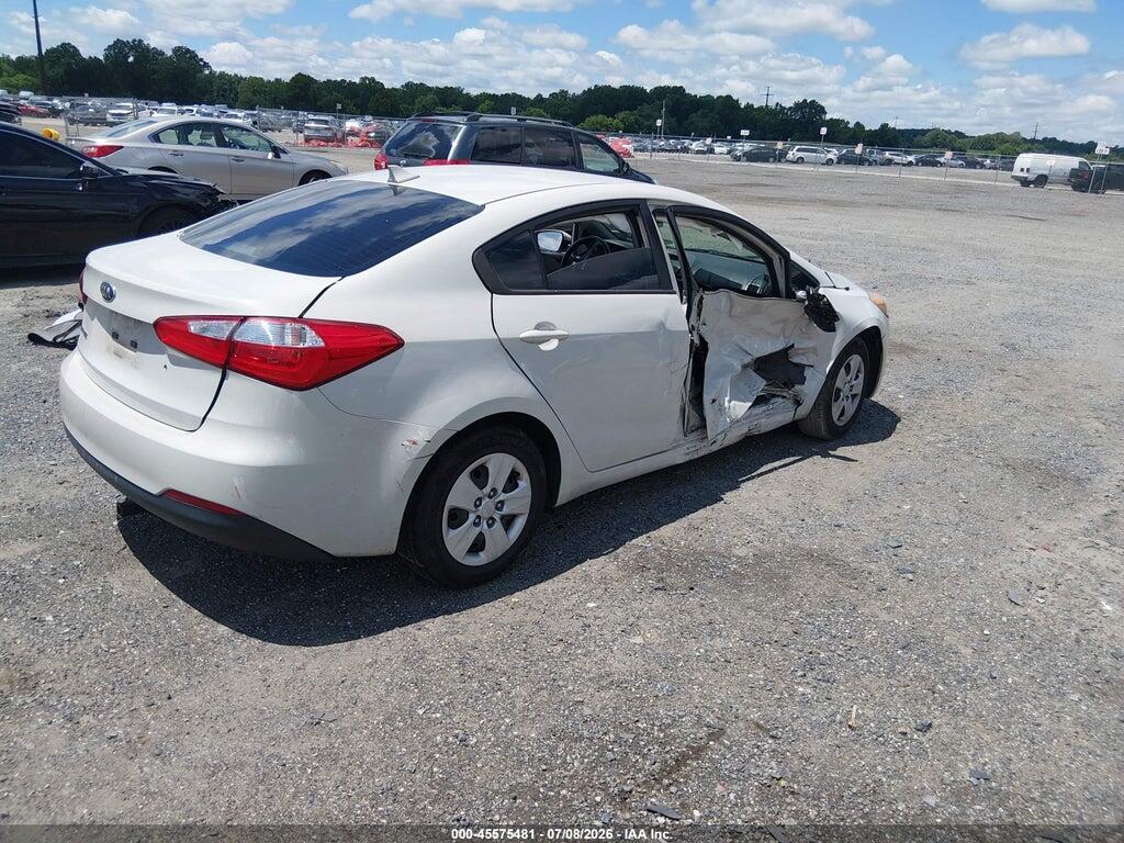 KNAFK4A61F5311640 2015 KIA FORTE photo no. 4