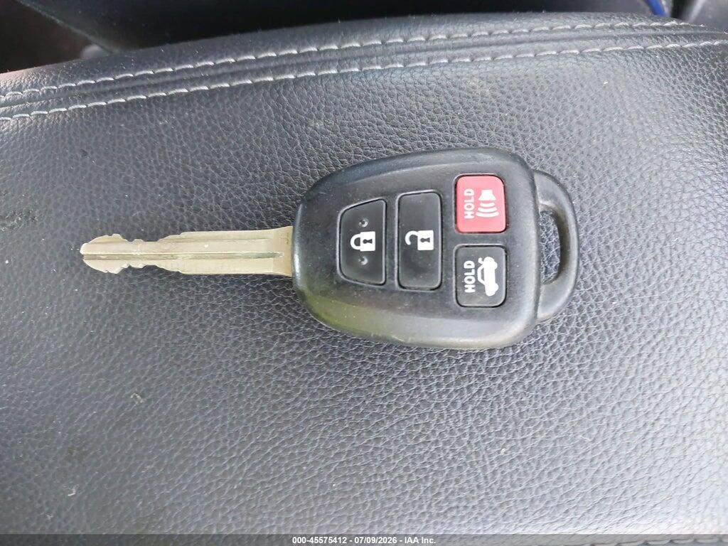 5YFBURHE2HP669681 2017 TOYOTA COROLLA photo no. 11