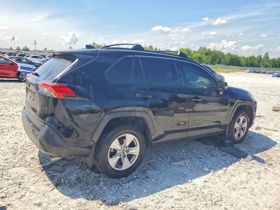 2019 TOYOTA RAV4 XLE — Фото 3 из 13