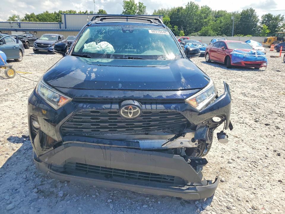 2019 TOYOTA RAV4 XLE — Фото 5 из 13