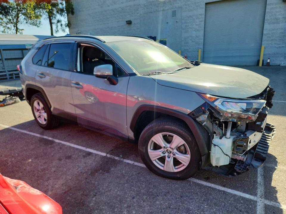 JTMP1RFV7KD046102 2019 TOYOTA RAV4 photo no. 4