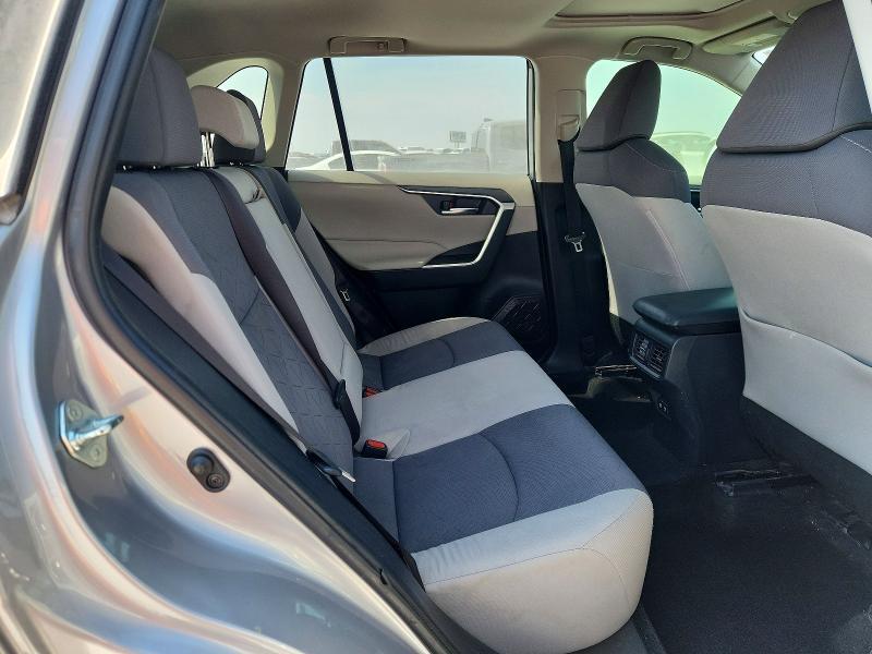 2019 TOYOTA RAV4 XLE — Фото 11 из 13