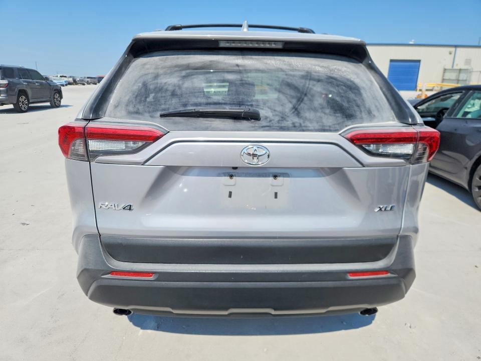 2019 TOYOTA RAV4 XLE — Фото 6 из 13