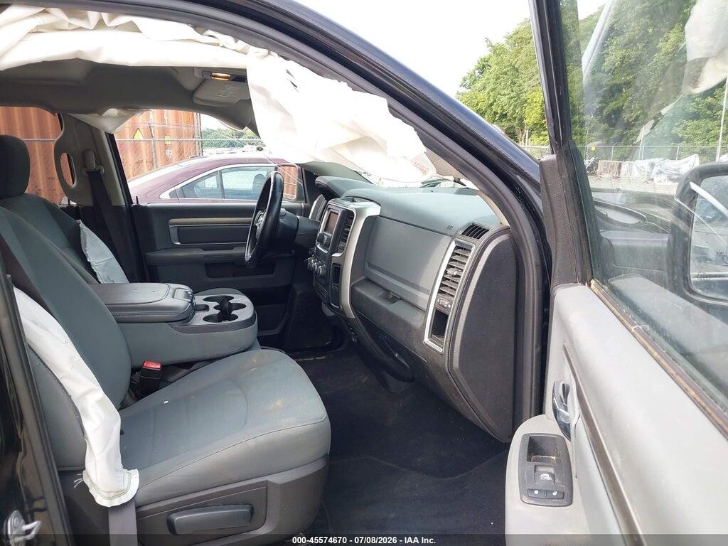 1C6RR7TT2KS695558 2019 RAM 1500 CLASSIC photo no. 5