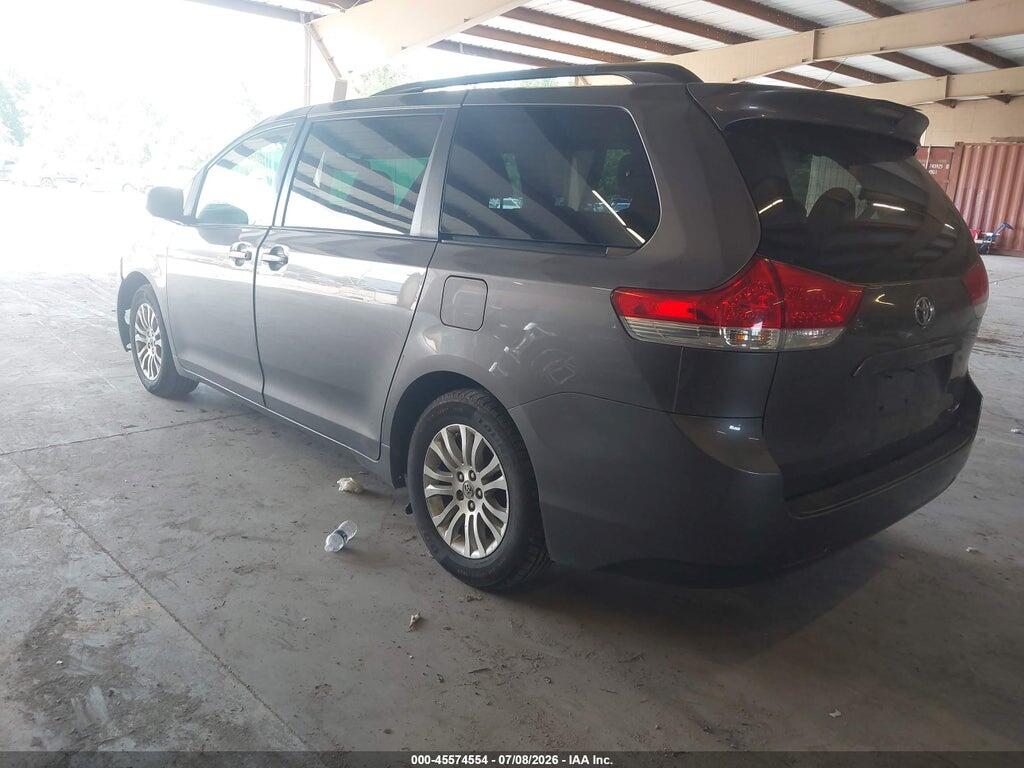 5TDYK3DC6BS007067 2011 TOYOTA SIENNA photo no. 3