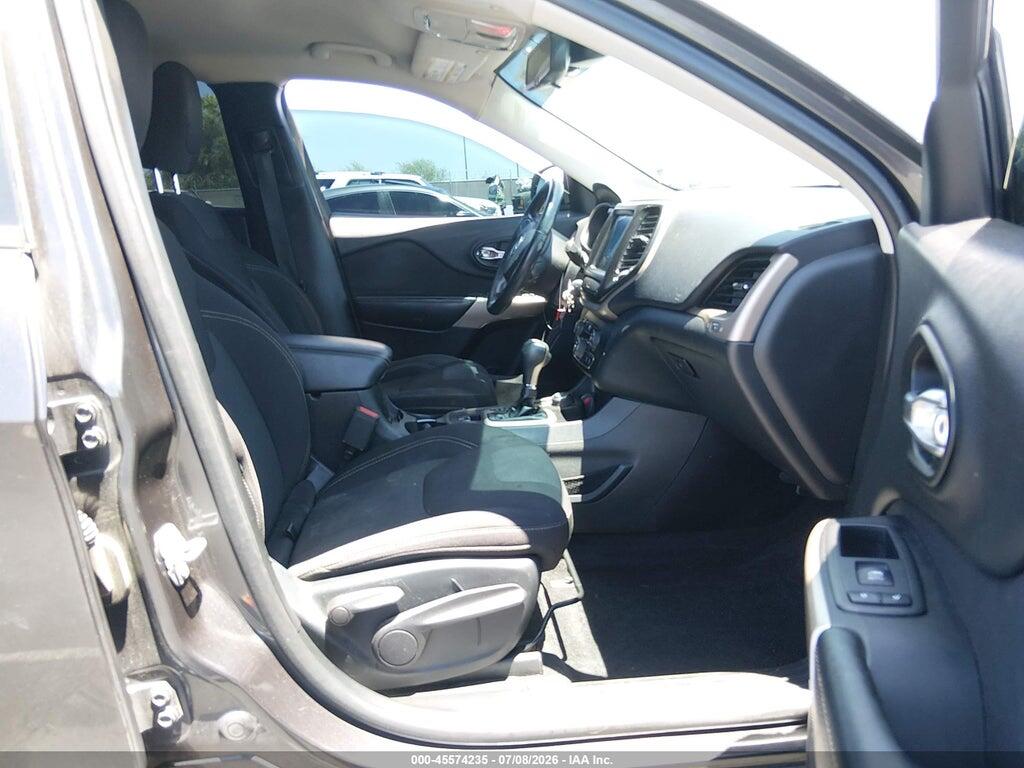 1C4PJMCS0HW632666 2017 JEEP CHEROKEE photo no. 5