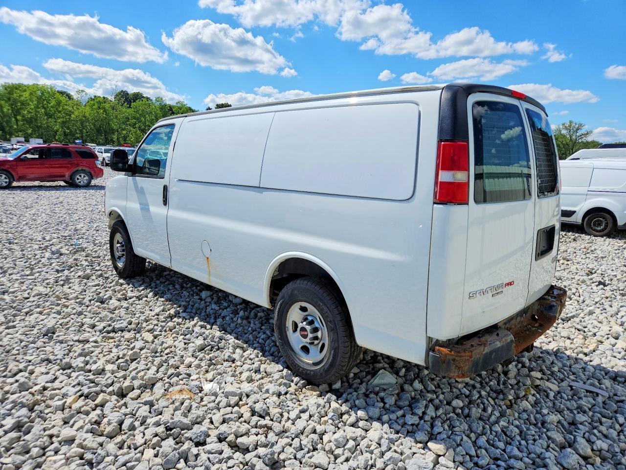 2015 GMC SAVANA G2500 — Фото 2 из 12