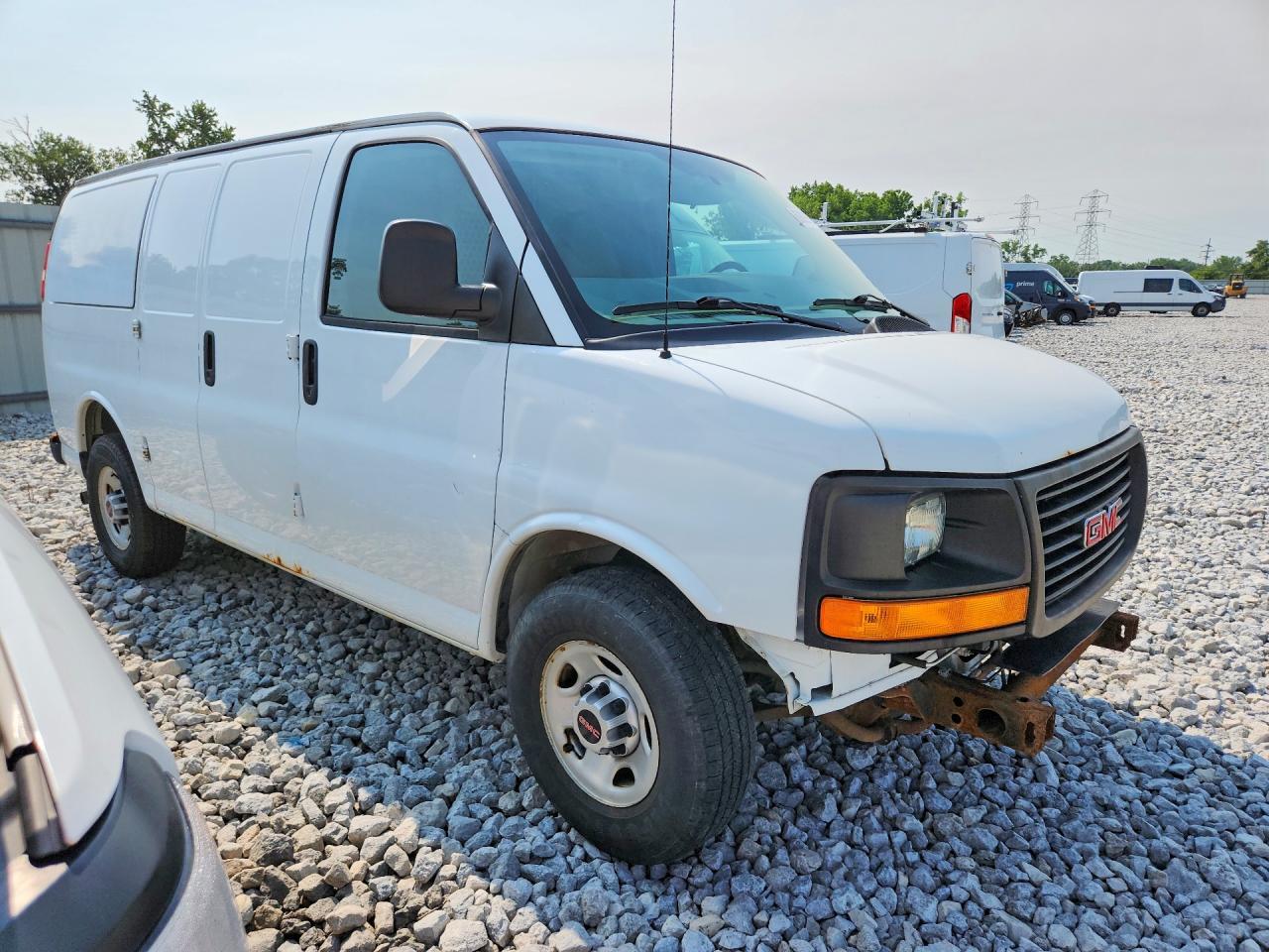 2015 GMC SAVANA G2500 — Фото 3 из 12