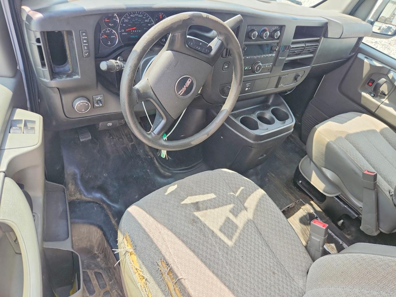 2015 GMC SAVANA G2500 — Фото 7 из 12