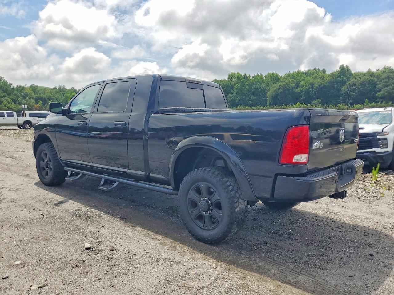 2014 RAM 2500 SLT — Фото 2 из 12