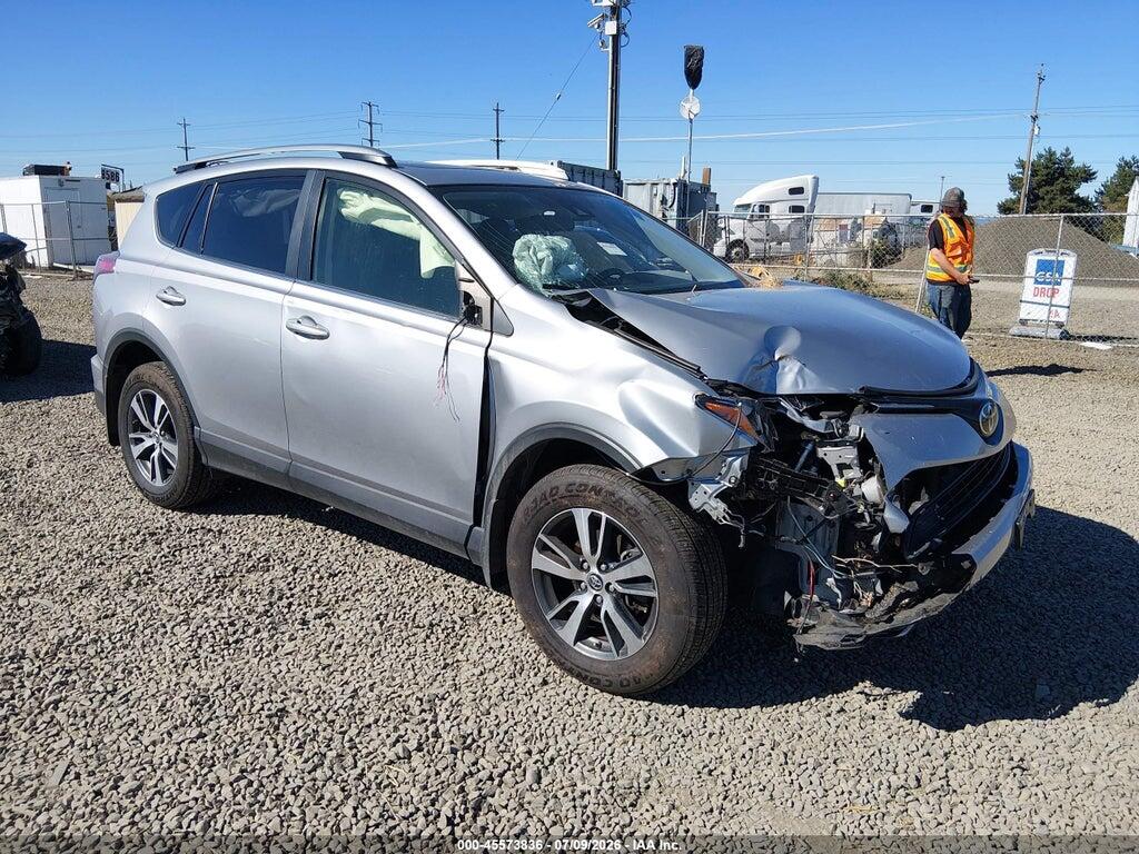 JTMRFREV6JD255602 2018 TOYOTA RAV4 photo no. 1