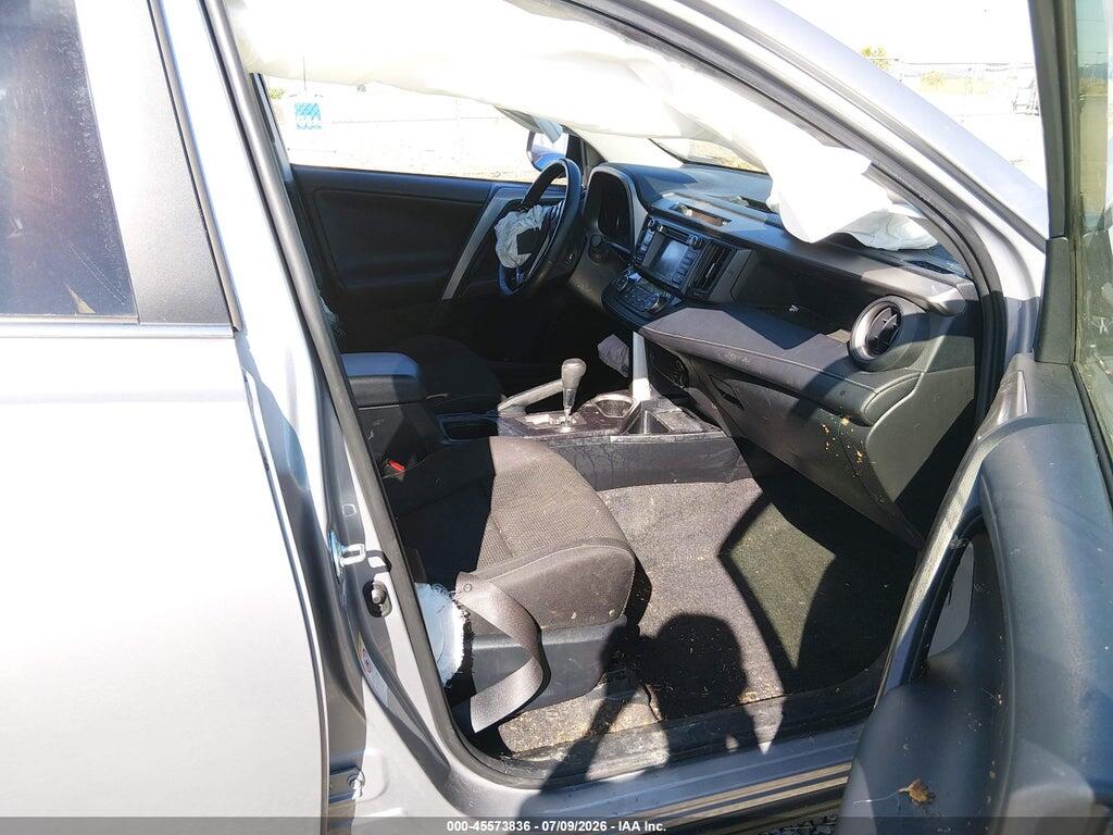 JTMRFREV6JD255602 2018 TOYOTA RAV4 photo no. 5