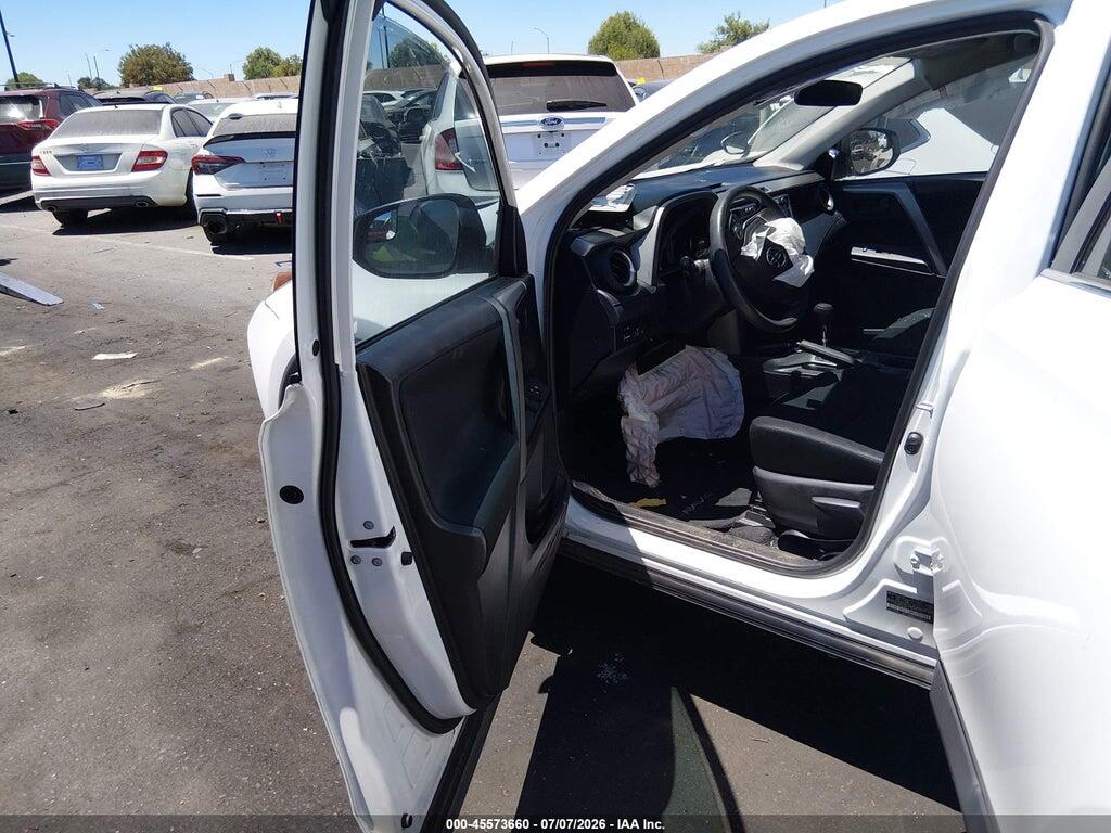 2T3ZFREV4JW519077 2018 TOYOTA RAV4 photo no. 5