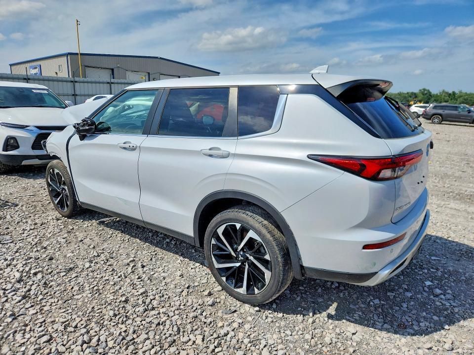 2024 MITSUBISHI OUTLANDER SE — Фото 2 из 13
