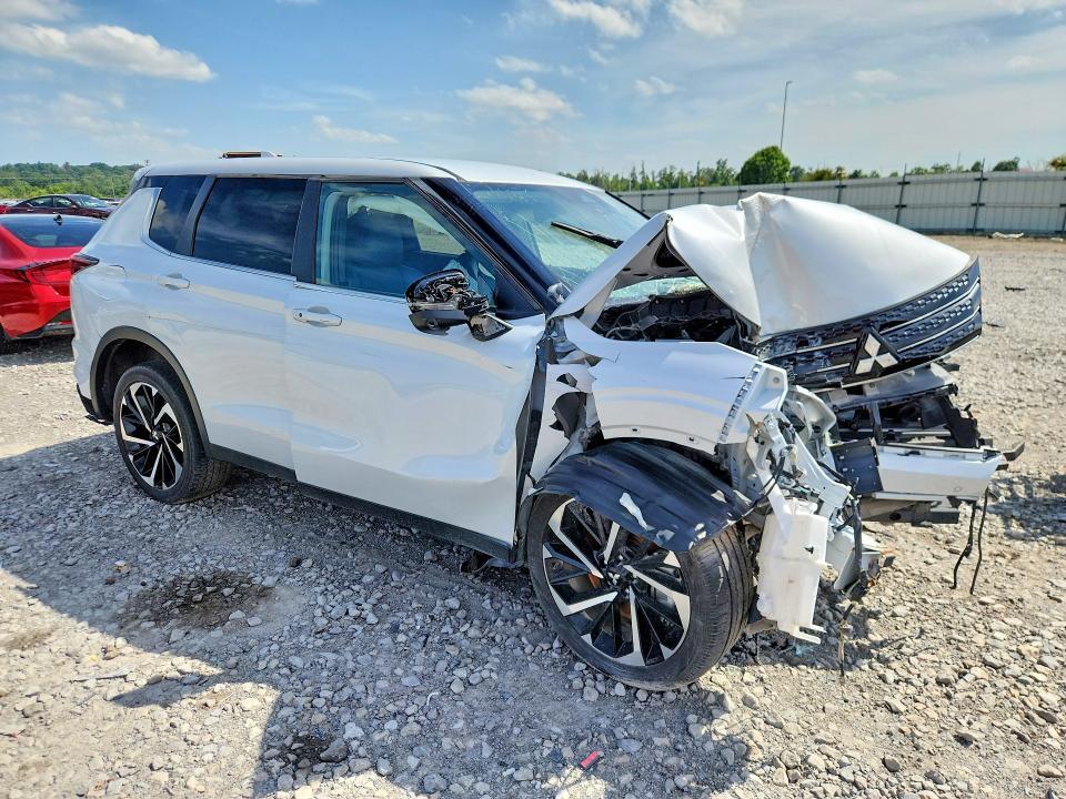 2024 MITSUBISHI OUTLANDER SE — Фото 4 из 13