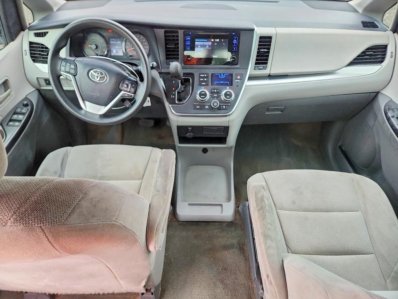 2017 TOYOTA SIENNA L 7-PASSENGER — Фото 8 из 13