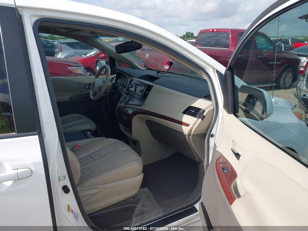 5TDYK3DC4BS099117 2011 TOYOTA SIENNA photo no. 5