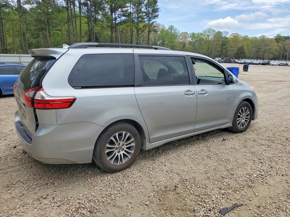 2019 TOYOTA SIENNA XLE 8-PASSENGER — Фото 3 из 13