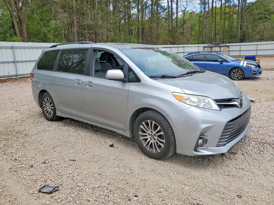 2019 TOYOTA SIENNA XLE 8-PASSENGER — Фото 4 из 13