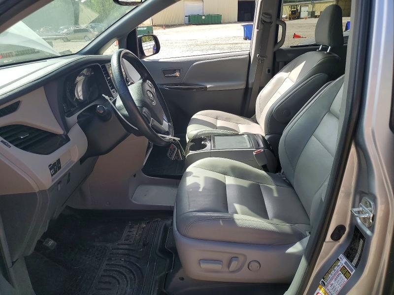 2019 TOYOTA SIENNA XLE 8-PASSENGER — Фото 7 из 13