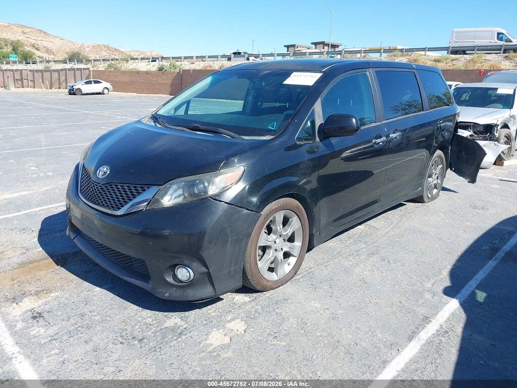 5TDXK3DC2ES500177 2014 TOYOTA SIENNA photo no. 2