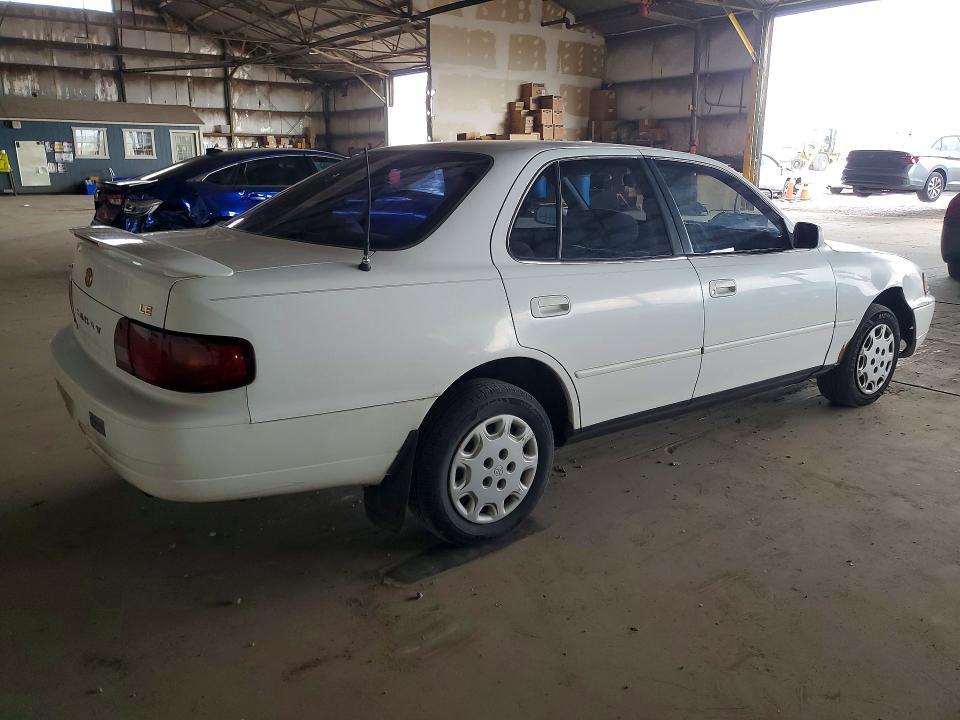 1996 TOYOTA CAMRY LE — Фото 3 из 12