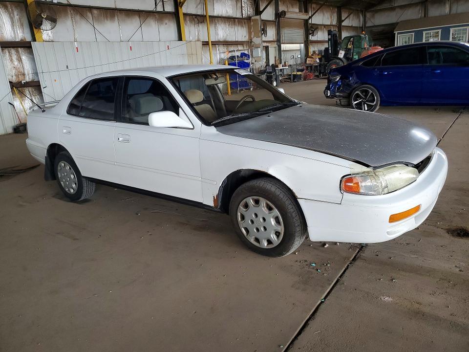 1996 TOYOTA CAMRY LE — Фото 4 из 12