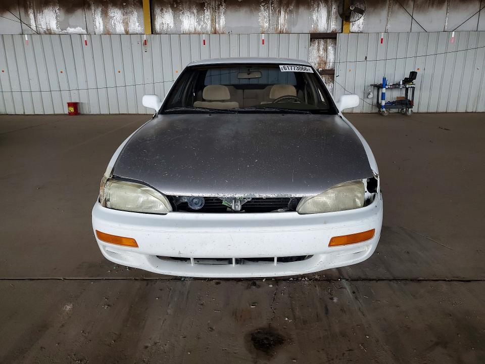 1996 TOYOTA CAMRY LE — Фото 5 из 12