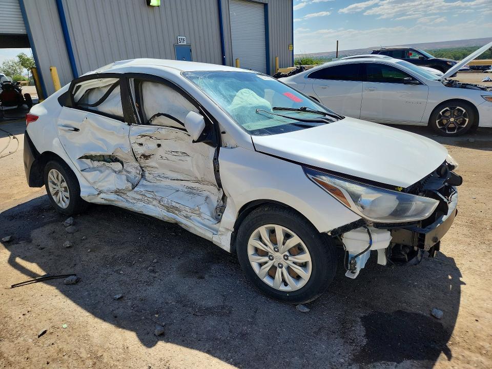 2019 HYUNDAI ACCENT SE — Фото 4 из 12