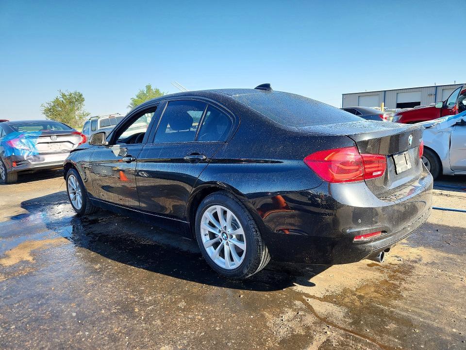 WBA8E1G33HNU18266 2017 BMW 320 photo no. 2