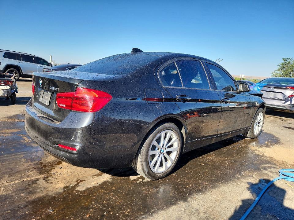 WBA8E1G33HNU18266 2017 BMW 320 photo no. 3