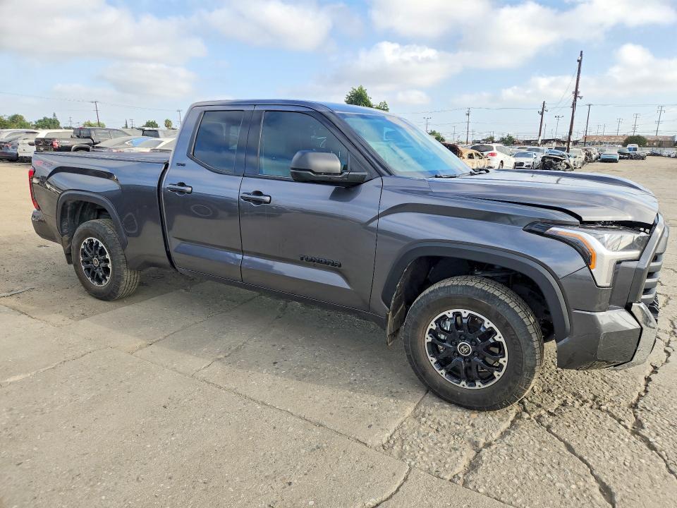 2023 TOYOTA TUNDRA SR5 — Фото 4 из 12