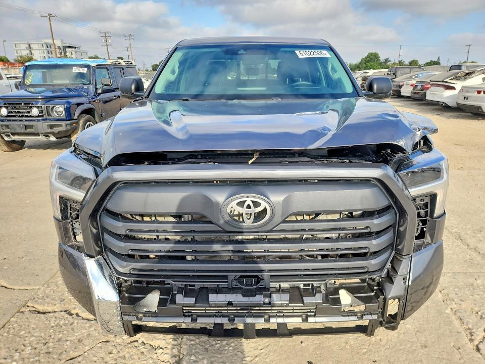 2023 TOYOTA TUNDRA SR5 — Фото 5 из 12