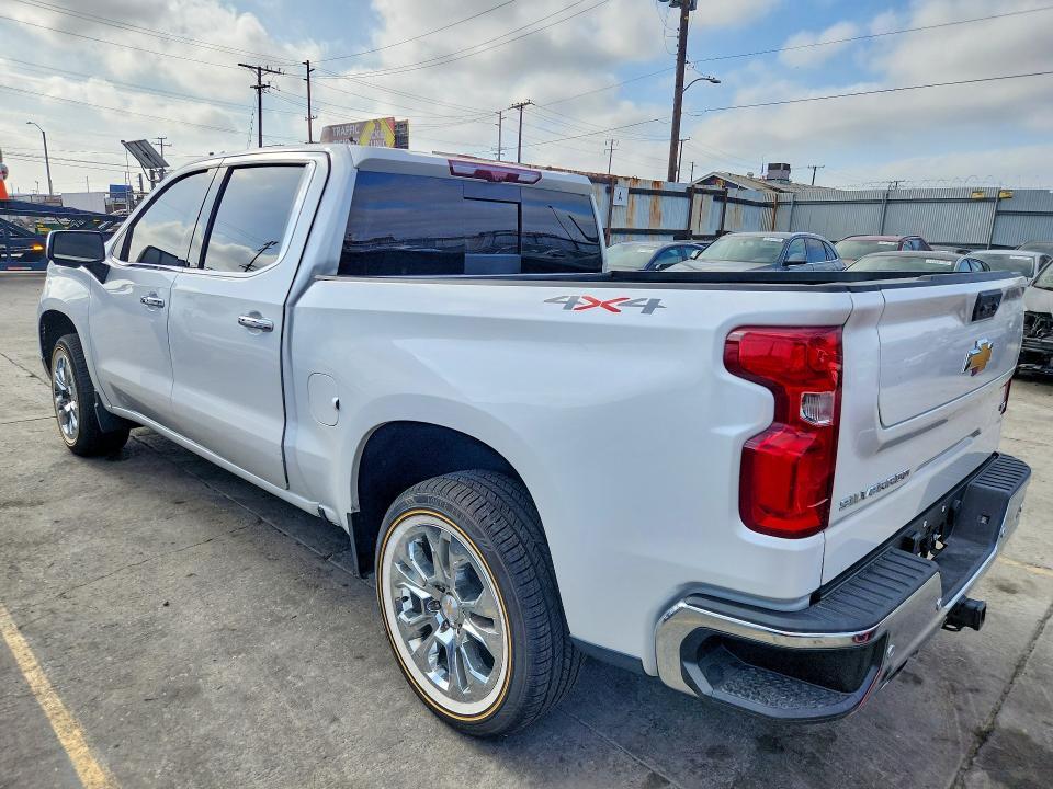 2025 CHEVROLET SILVERADO K1500 LTZ — Фото 2 из 12